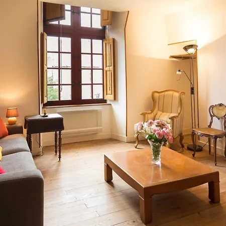 Apartment Medieval Au Coeur Du Village, Proche Commerces - Fr-1-489-605