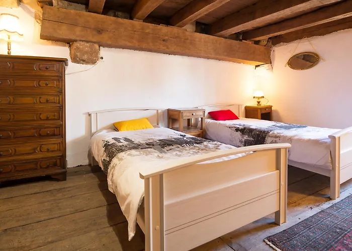 Daire Medieval Au Coeur Du Village, Proche Commerces - Fr-1-489-605 *